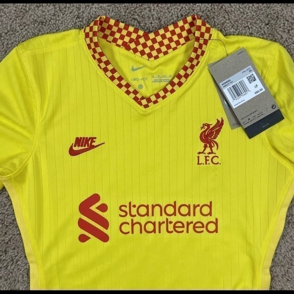 NEW Sz XS Women Nike Liverpool FC 2020-21 Stadium Third Jersey Yellow DB6227-704 - Picture 2 of 4